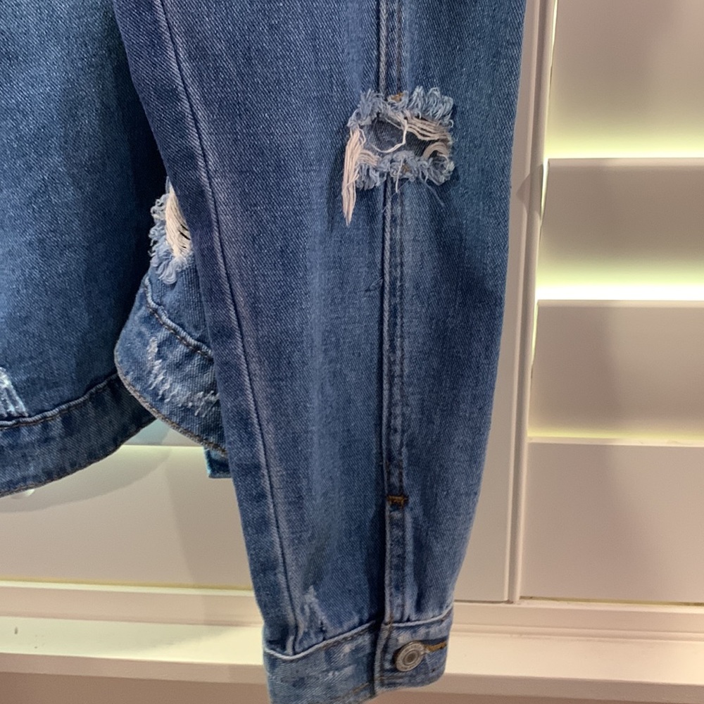 Light Washed Ripped Denim Jacket - Picture 5 of 6